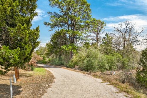 137 Ranchette St, Bastrop, TX, 78602-6772 | Card Image