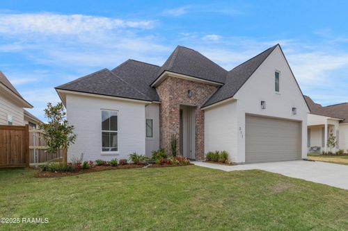 311 Queenstown Ave, Youngsville, LA, 70592-6887 | Card Image