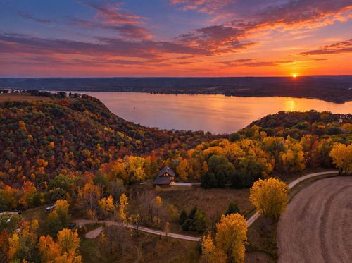 N2899 S Pepin Pava Ln, STOCKHOLM, WI, 54769-5917 | Card Image