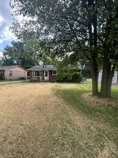 301 Apache Dr, Hopkinsville, KY, 42240-1305 | Card Image