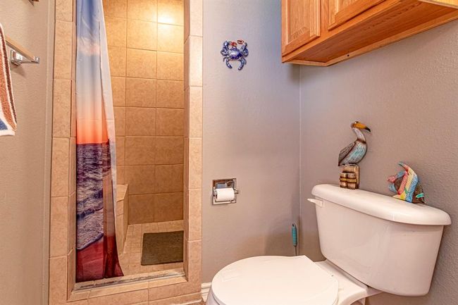 240 Coco Loop, House other with 2 bedrooms, 2 bathrooms and 2 parking in Pointblank TX | Image 17