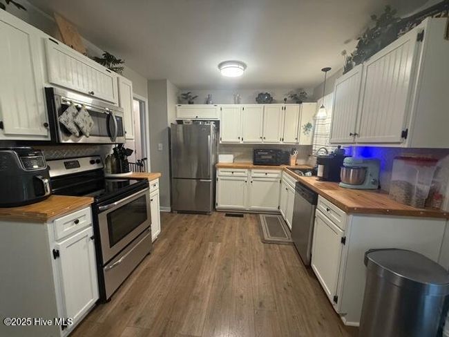 7098 E Fork Rd, House other with 3 bedrooms, 2 bathrooms and 2 parking in High Point NC | Image 12