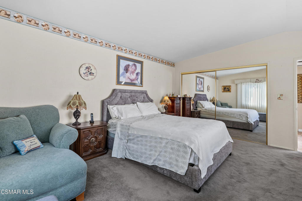Residential in Sunland 4