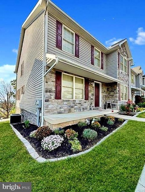 516 N Potomac St, Waynesboro, PA, 17268-1163 | Card Image