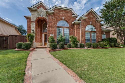530 Weeping Willow Rd, Garland, TX, 75044-2545 | Card Image