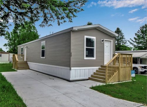 122 Quarry Hill Est, Akron, NY, 14001 | Card Image