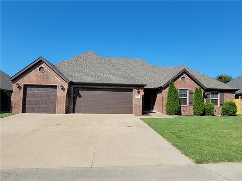 1053 Tarah Knolls Cir, Centerton, AR, 72719-9031 | Card Image
