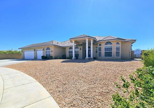 2333 Lacey St, Ridgecrest, CA, 93555-7695 | Card Image