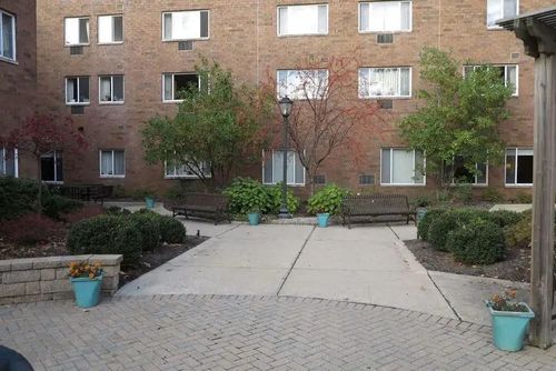 3100 Devonshire Rd, Cleveland, OH, 44109-4010 | Card Image