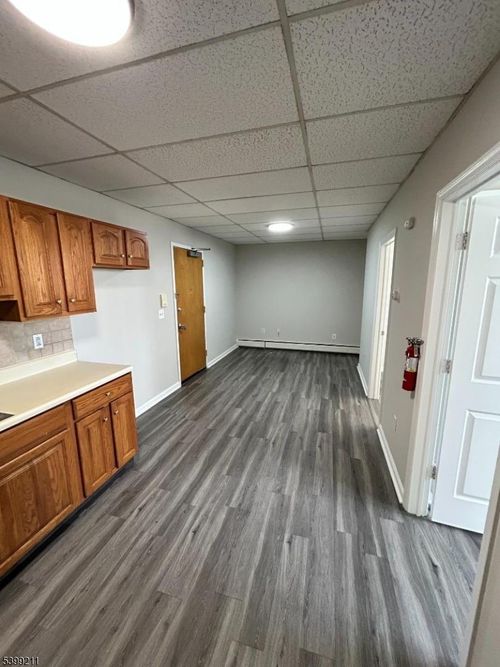 5-111 Anderson Ave, Fairview, NJ, 07022-2003 | Card Image