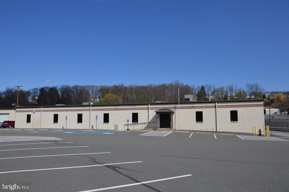 1410 Laurel Blvd, Pottsville, PA 17901