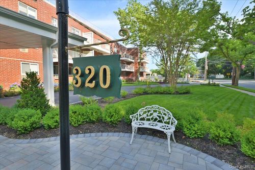 c-320 E Shore Rd, Great Neck, NY, 11023-1733 | Card Image