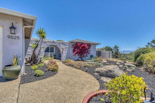 9625 Oracle Oak Pl, Salinas, CA, 93907-1049 | Card Image