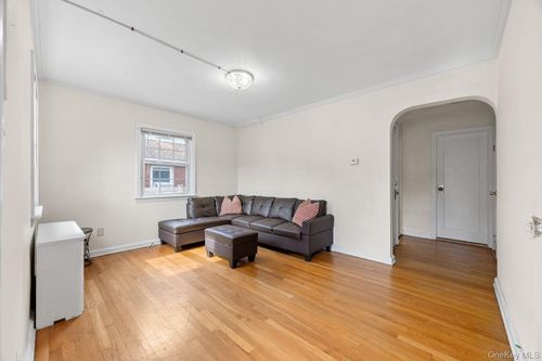 7 Georgia St, South Hempstead, NY, 11550 | Card Image