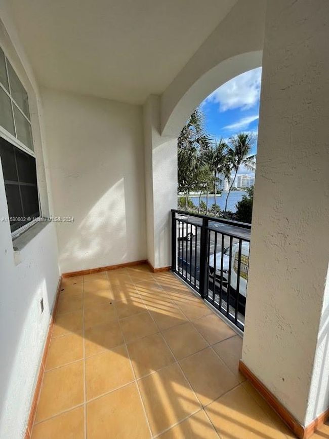 12-206 - 3255 Ne 184 Street, Condo with 2 bedrooms, 2 bathrooms and null parking in Aventura FL | Image 7