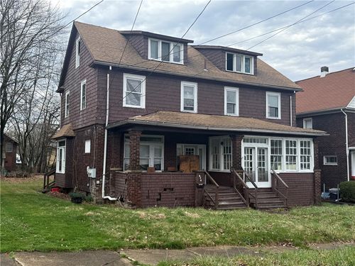 624 Park Ave, Farrell, PA, 16121-1732 | Card Image