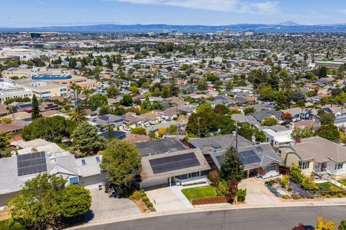 254 41st Ave, San Mateo, CA, 94403 | Card Image