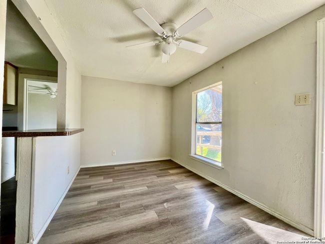 111 Fernandez Ave, House other with 3 bedrooms, 1 bathrooms and null parking in Devine TX | Image 6