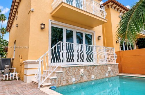 2-3870 Ne 168th St, North Miami Beach, FL, 33160-3554 | Card Image
