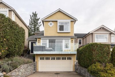 3686 Carnarvon Ave, House other with 3 bedrooms, 3 bathrooms and 2 parking in North Vancouver BC | Image 1