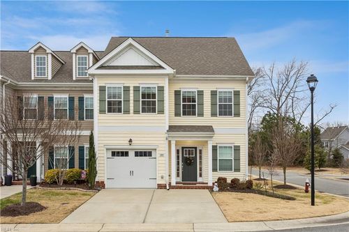 100 Wineberry Way, Yorktown, VA, 23692-6176 | Card Image