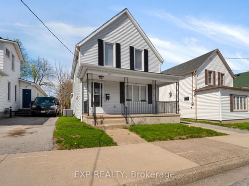 30 Dufferin St, Fort Erie, ON, L2A2T5 | Card Image