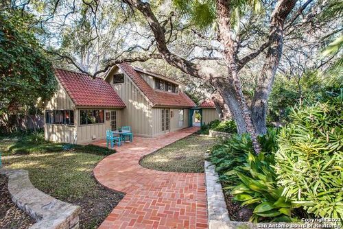 6801 West Ave, Castle Hills, TX, 78213-1818 | Card Image