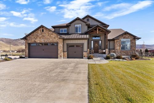 560 S 8600 E, Huntsville, UT, 84317-9732 | Card Image