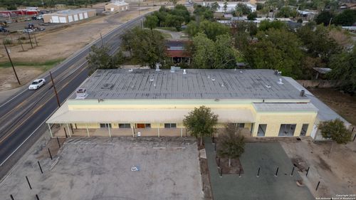 1402 N 1st Ave, Crystal City, TX, 78839-1931 | Card Image