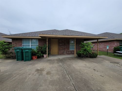 223-225 E Craven Avenue, Lacy Lakeview, TX, 76705 | Card Image