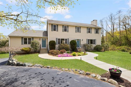 6 Country Rd, Warren, RI, 02885-1040 | Card Image