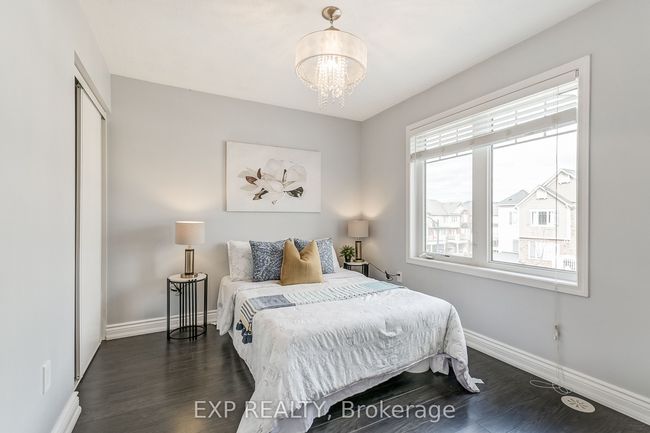 979 Nadalin Hts, House attached with 4 bedrooms, 2 bathrooms and 1 parking in Milton ON | Image 27