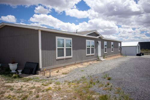 35 High Vista Dr, Moriarty, NM, 87035-5524 | Card Image