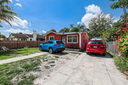 578 Nw 97th St, Miami, FL, 33150-1646 | Card Image