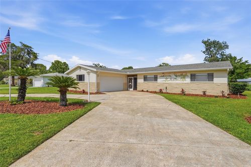 1401 Se Paradise Ave, Crystal River, FL, 34429-4913 | Card Image