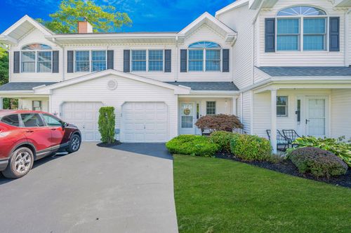 19 S Country Cmn, West Islip, NY, 11795-4343 | Card Image