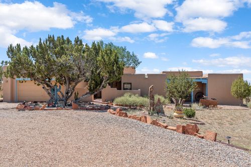 4 Herrada Pl, Santa Fe, NM, 87508-8877 | Card Image