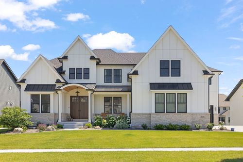 4216 Carpenter Rd, Naperville, IL, 60564-1211 | Card Image