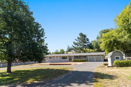 63 Queens Ln, Petaluma, CA, 94952-8124 | Card Image