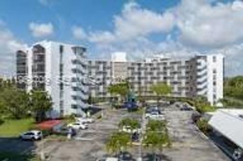 405-3475 N Country Club Dr, Aventura, FL, 33180-1777 | Card Image