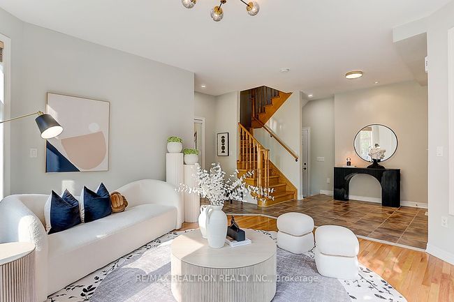 2 Henry Peters Lane, House attached with 3 bedrooms, 3 bathrooms and null parking in Vaughan ON | Image 5