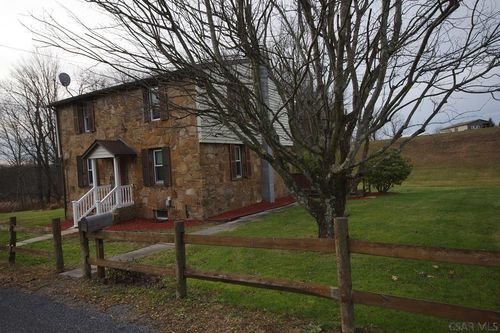 270 Brazil Ln, Johnstown, PA, 15909-1143 | Card Image