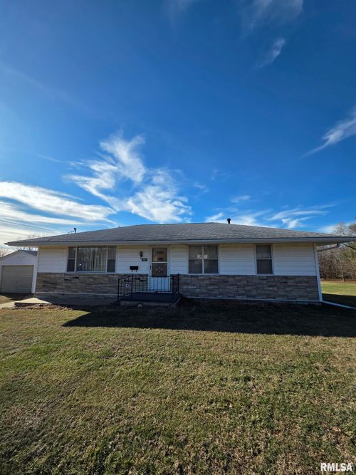 112 S Marshall Ct, Clayton, IL, 62324-1129 | Card Image