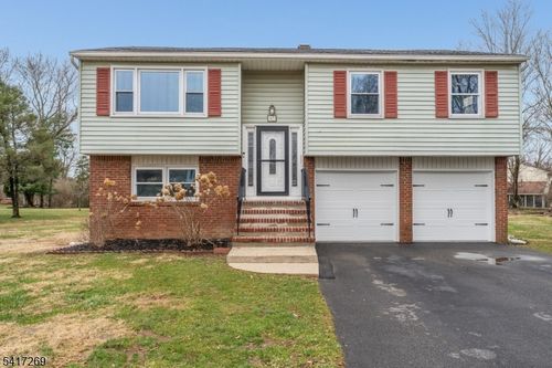 87 Lynnfield Ter, Phillipsburg, NJ, 08865-2018 | Card Image