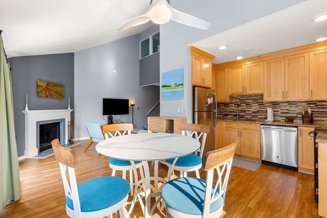APT-201 - 9 Barton Sq, Condo with 2 bedrooms, 2 bathrooms and 1 parking in Salem MA | Image 7