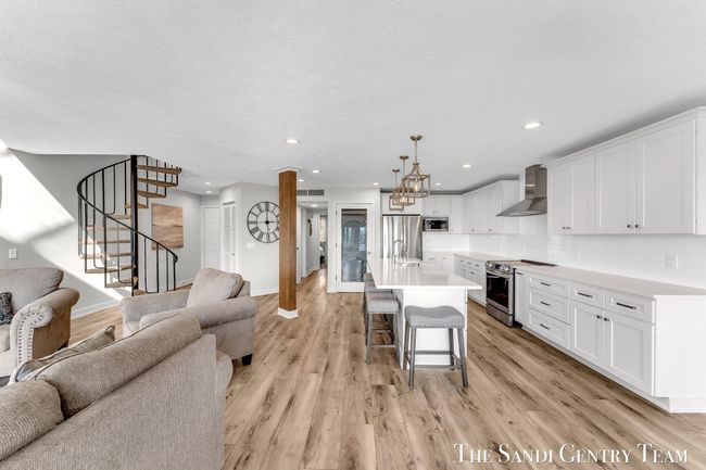 UNIT-21 - 810 S Harbor Dr, Condo with 3 bedrooms, 3 bathrooms and null parking in Grand Haven MI | Image 24