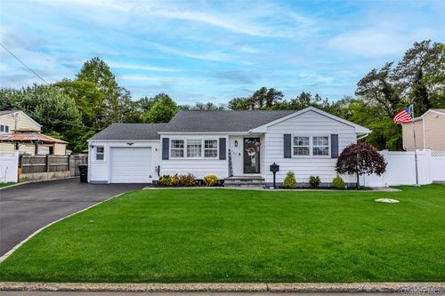 300 W 24th St, Deer Park, NY, 11729-4839 | Card Image