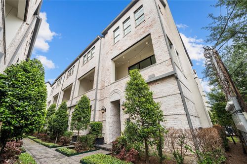 4045 Leeland St, Houston, TX, 77023-3011 | Card Image