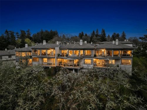 13-4300 Stoneywood Lane, Saanich, BC, V8X5A5 | Card Image