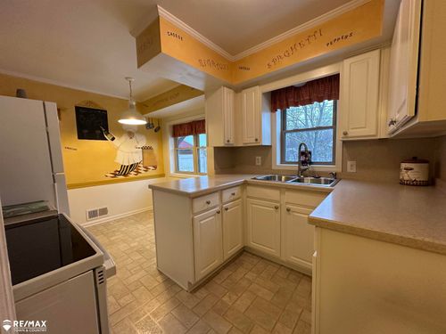 1809 Crestbrook Ln, Flint, MI, 48507-5336 | Card Image